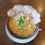 和ト - みそらーめん 830円