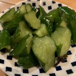 酒房 ワビスケ - たたききゅうり塩昆布和え  280円