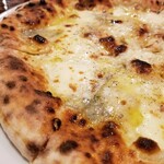 Pizzeria Purecari - クワトロのup
