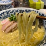 名物よだれ鶏と濃厚鶏白湯麺MATSURIKA 武蔵新田 - 