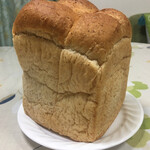 ベッカライ・ペルケオ・アルト・ハイデルベルク - しっかりとした質量を感じる、無骨な食パンって感じです