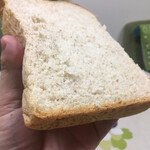 ベッカライ・ペルケオ・アルト・ハイデルベルク - 薄いベージュがこのパンの特徴ですね