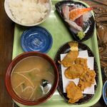 築地まぐろざんまい修 - B定食：唐揚げ