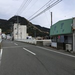 美奈都食堂 - お店は、国道436号沿いにあります。