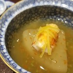 馳走 啐啄一十  - (01)源助大根(石川県金沢産)、干車海老(熊本県天草産)、真昆布と本枯れ節(鹿児島県枕崎産、3年熟成)の出汁餡掛け
      源助大根は型崩れしないくらいの軟らかさ、お出汁が滲みて美味しさが別次元です！