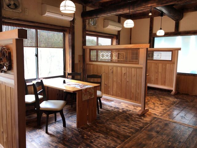 木のぬくもり 丘の上カフェ 成田湯川 カフェ 食べログ
