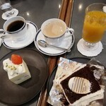 SATSUKI LOUNGE - ドリンク３種とケーキ２種