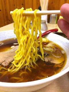 Iseya Kashiten - 縮れ麺
