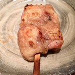 オオクサ - こんなデカいソリは見たことがありません　ソリを中心にモモを切り出してあるのでHUGEです