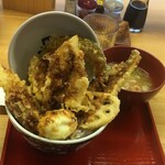 Ebinoya - タカシは鶏天丼¥780。
                        
                        内容は海老が鶏に変わっただけ。
                        
                        
                        
                        