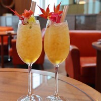 ザ タヴァン グリル＆ラウンジ - 