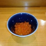 小判寿司 - 鮭卵醤油漬け