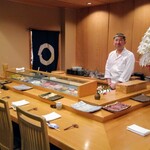 小判寿司 - 優しい店主、店内