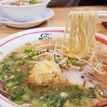 らーめん桜 - カタメで頼んだ中細ストレート麺が好きなの(*˘▿˘人)