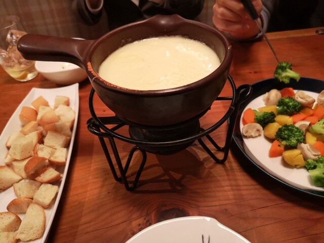 チーズ食堂 Den日比谷 日比谷 ビストロ 食べログ