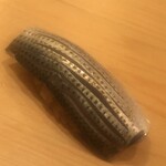 鮨 しゅん輔 - 天草の小肌。三日目なのに塩と酢が入り過ぎておらず、ジューシーな味わい