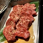 焼肉・ジンギスカン きんぐこんぐ - 