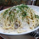 アーモンド - ホタテ貝のクリームソース（大盛）1,020円（コーヒー付き）