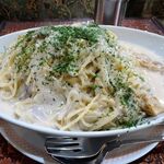 アーモンド - ホタテ貝のクリームソース（大盛）1,020円（コーヒー付き）