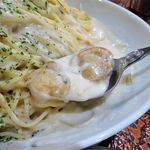 アーモンド - ホタテ貝のクリームソース（大盛）1,020円（コーヒー付き）