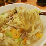 Hidakaya - 「野菜たっぷりタンメン」麺アップ