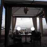 Azure Restaurant - 2019年の｢内観｣サンセットタイムのカバナ席