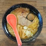 Tsukemen kenzu - 「魚介豚骨ラ～メン」レンゲのせいでインスタで映えることはありません