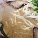 中華そば 遊山 - 中太ストレート麺