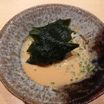 鮨 さかい - 残ったあん肝ソースをワカメで頂きました