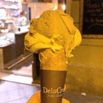 DelaCrem - バニラ&ピスタチオ 2.5€ 3.8