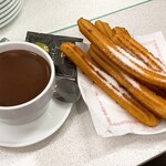 CHURRERIA LAIETANA - チュロス＋チョコラーテ 3,4€ リーズナブル