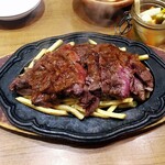 VINSENT - ハラミグリルステーキ（450g）1680円。