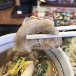 山田うどん - 豚肉のアップ