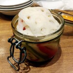 VINSENT - 自家製ピクルス550円。
