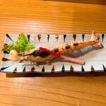 小魚料理 とみ助 - 体内には濃厚なみそをたっぷり蓄えていました(o^^o)