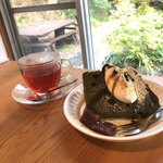 Kokoro - ホットの紫蘇ジュースと抹茶シフォンケーキ