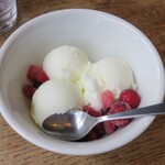 ブラウンオニオンカレーファクトリー - ・「アイス3個盛り(¥190)」