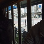 表のガラス張りの引き戸からも出入り可能なようでした