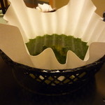 紅梅亭 - 竹籠に和紙のお鍋・・・どうやってIHが通るのでしょう?