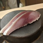 鮨みやもと - 〆鯖　口の中で溶けていきます　いい脂です