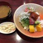 Uogashi Daizen - おまかせ海鮮丼