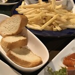 スペインバルテラマチ - ポテトとバケット