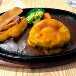 Kafe Ando Kicchin Emu - 「伊萬里牛」のチーズハンバーグ