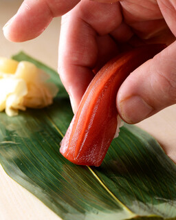Kuzushi Sushi Kappou Kurage - お寿司はお好みで1貫から、盛り合わせもあります。