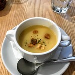 Kafe Ando Kicchin Emu - やっぱり、洋食にはコーンスープ