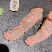 国産熟成焼肉 肉バル ドウラクコリーダ ランドマーク店 - 上肩ロース　あぶり