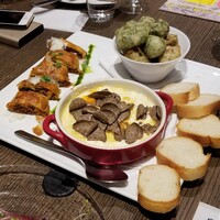 Focacceria la Brianza - ミートパイ、トリュフと玉子のオーブン焼き