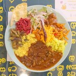 ロイヤルグリーン レストランアンドバー - 日替わりビーフカレー(上から)