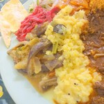 ロイヤルグリーン レストランアンドバー - 日替わりビーフカレー(ダルカレー他)