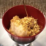 今石飯店 涼華 - ◆鱈白子スパイスパウダー炒め ＊白子様は一口サイズでフリッターに、カリフラワーは素揚げにで。 その上に「パン粉」で作ったスパイスパウダーがタップリ。 このパウダーが美味しいこと。 勿論白子様もクリーミーでいい味わいでしたが、これももう少し頂きたいところ。(^^;)